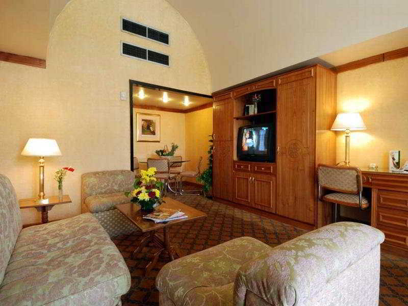 The Oasis Beach Resort 汉班托塔 外观 照片