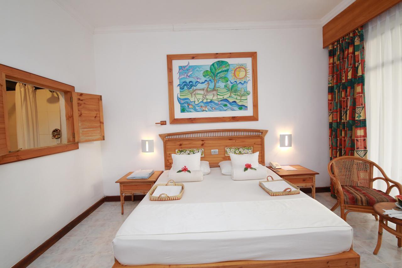The Oasis Beach Resort 汉班托塔 外观 照片
