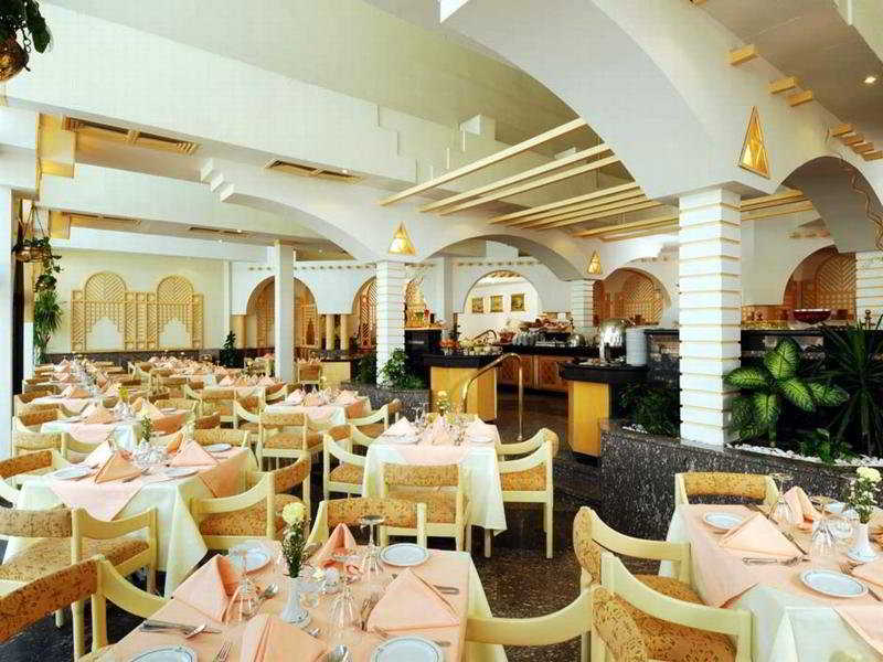 The Oasis Beach Resort 汉班托塔 外观 照片