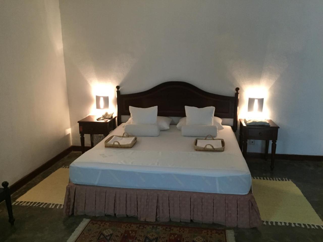 The Oasis Beach Resort 汉班托塔 外观 照片